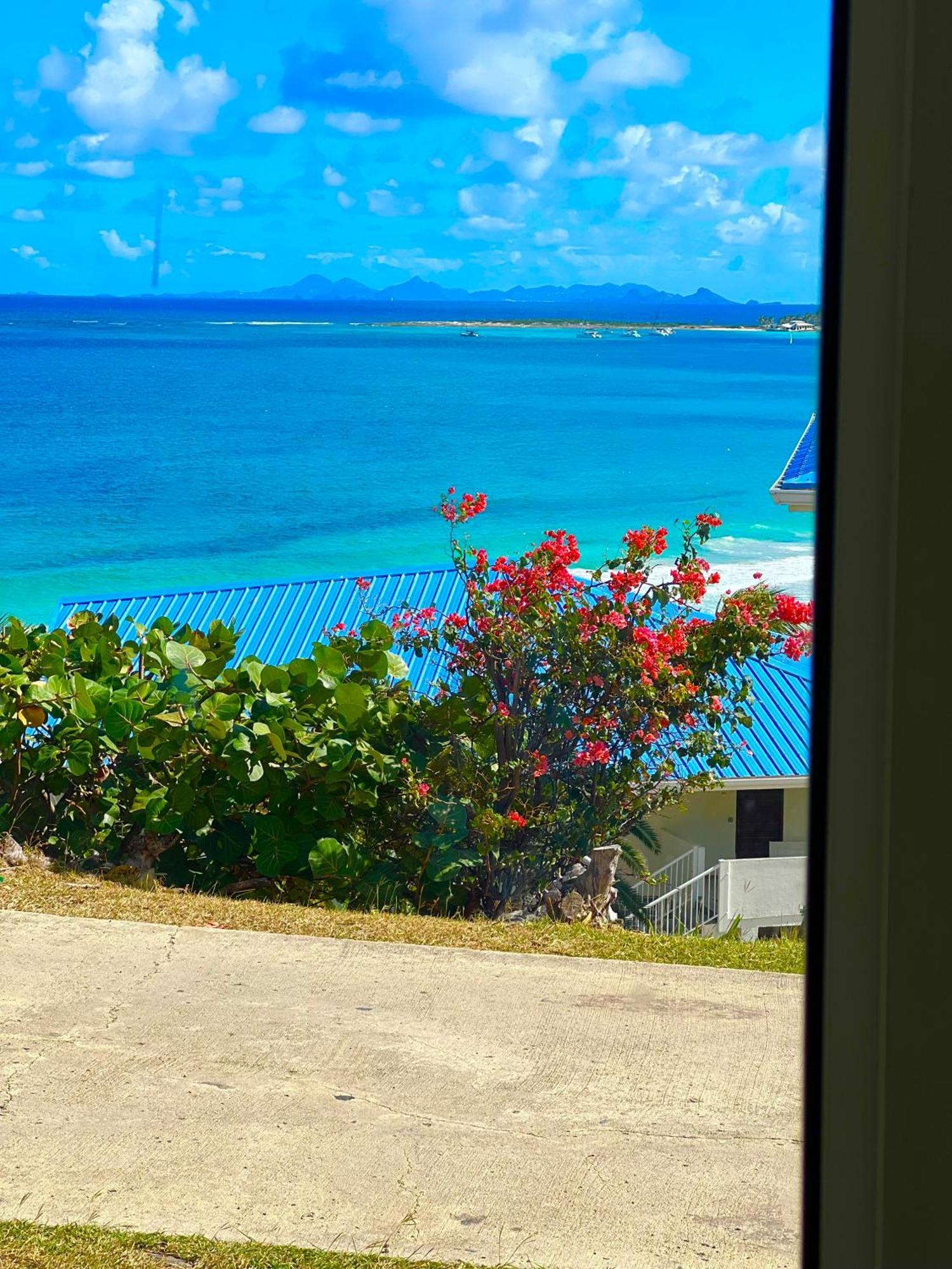 Suite Residence Mont Vernon Orient Bay Bagian luar foto